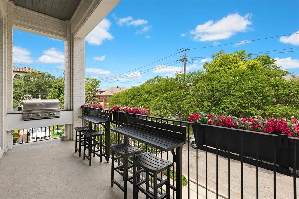2nd floor balcony with grill