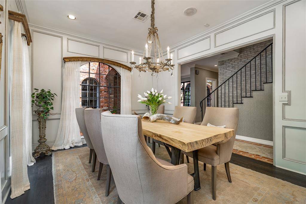A chef's dream, the kitchen boasts Wood Mode Cabinetry, Subzero Refrigerator/Drawers and Dynasty Commercial Grade Range/Oven!