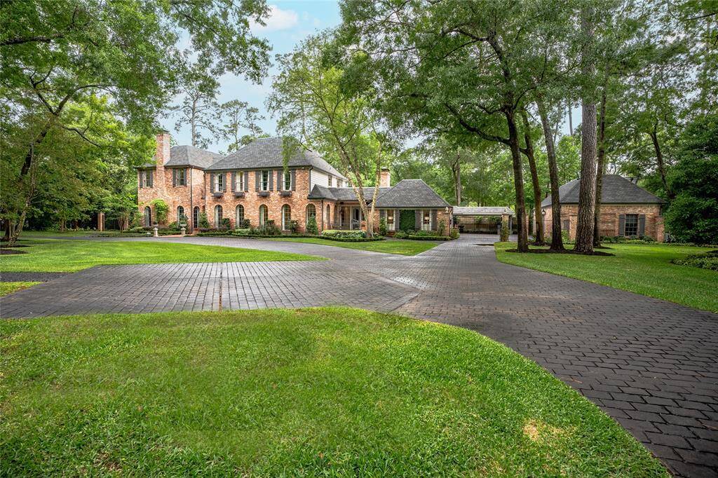 Circular Stamped Concrete Driveway with additional parking.