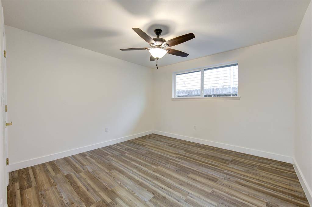 Each bedroom offers ample closet space, ensuring plenty of storage for clothing and personal items. The neutral color palette and modern finishes make these rooms move-in ready and adaptable for any use, whether as guest rooms, children’s bedrooms, or a home office.