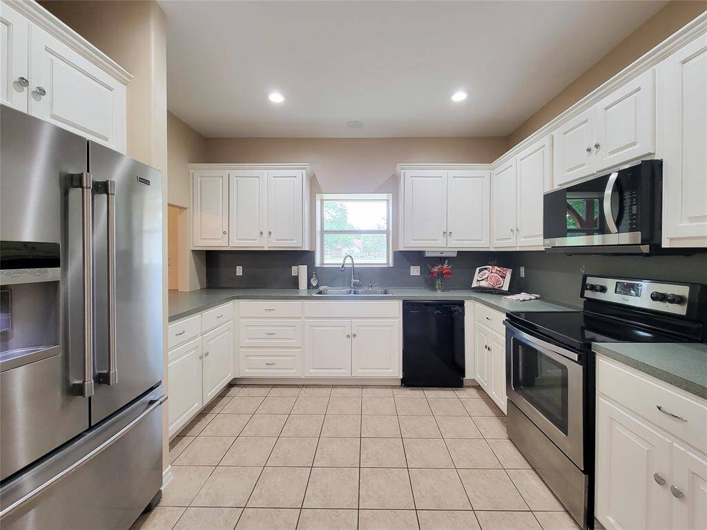 Roomy Kitchen