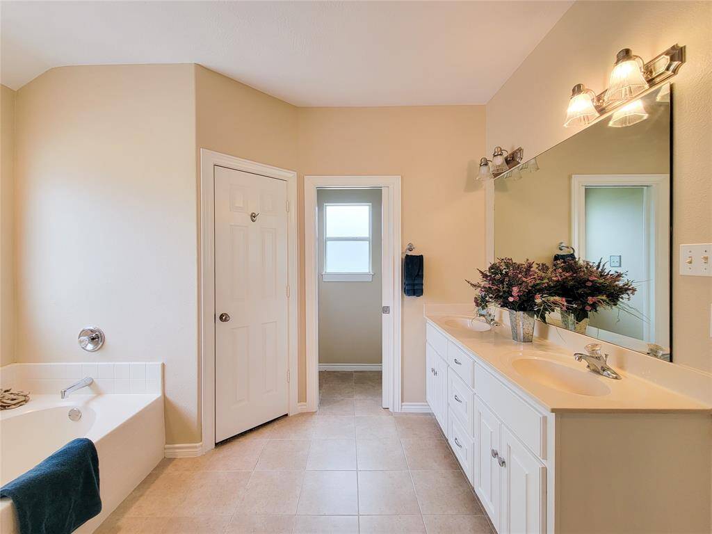 Pocket Door to Potty Closet