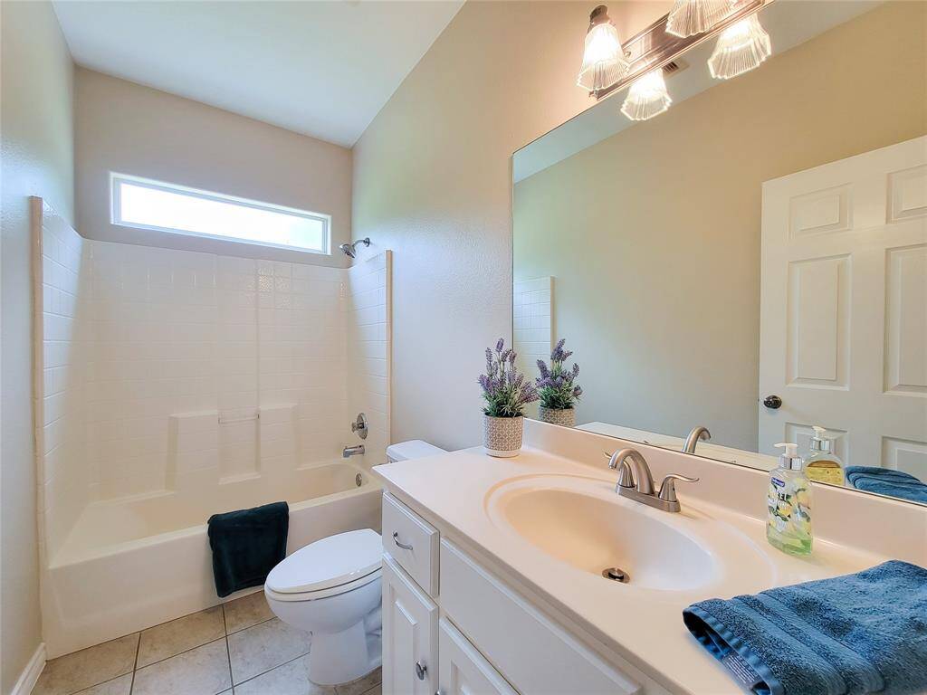 Hall Bath Tub/Shower Combo