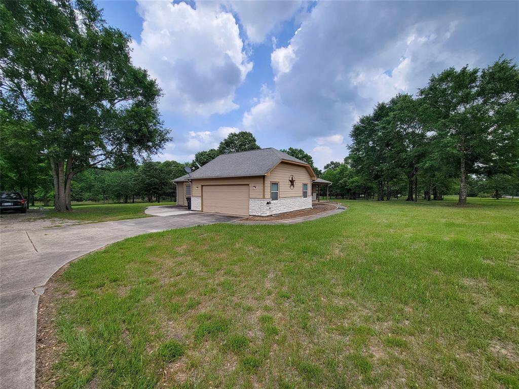 Driveway to 2 car Garage