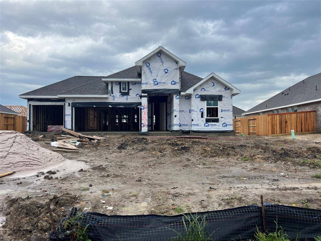 One story home with 3 bedrooms, 2.5 baths, and 3 car garage.