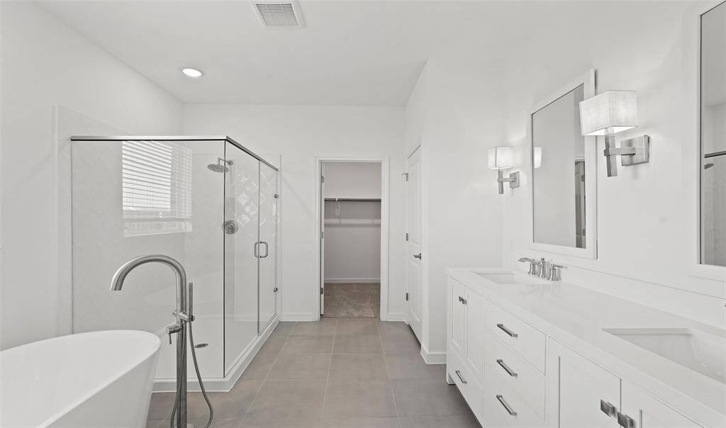 Relaxing primary bath (*Photo not of actual home and used for illustration purposes only.)