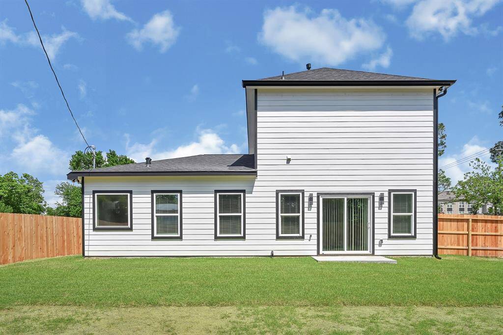 Private backyard ready for entertaining or relaxing.