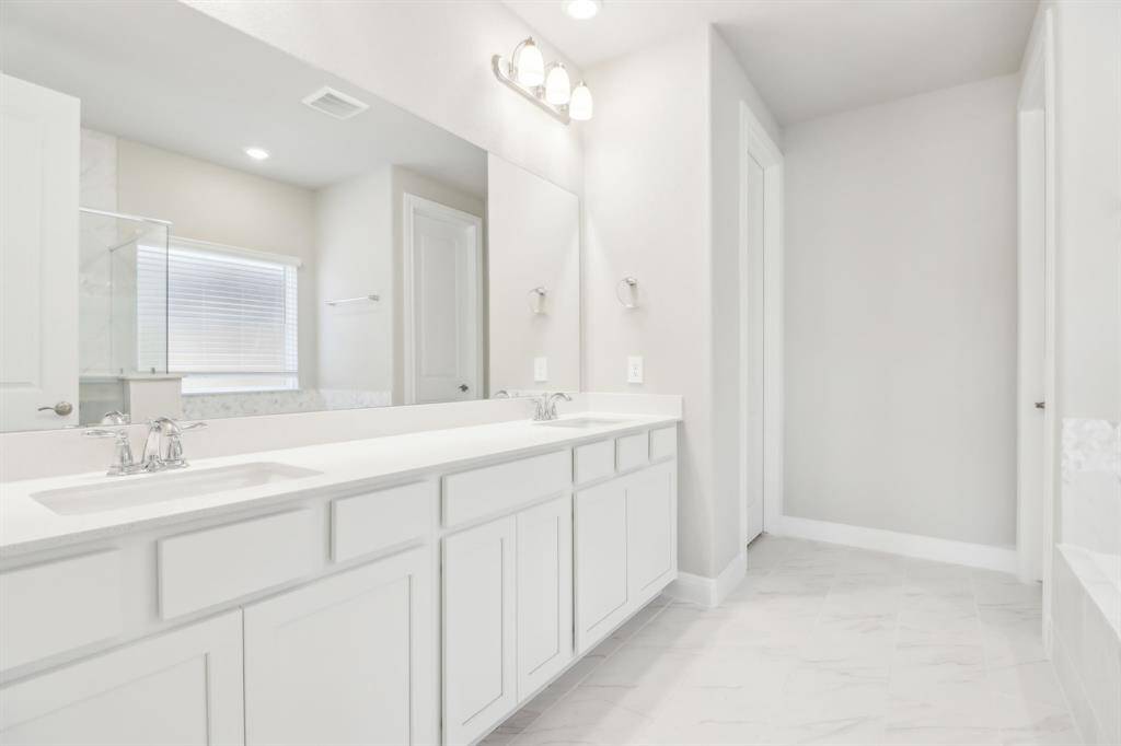 Photo is not of the actual home but is an inspirational photo of builder’s model home and may depict options, furnishings, and/or decorator features that are not included.