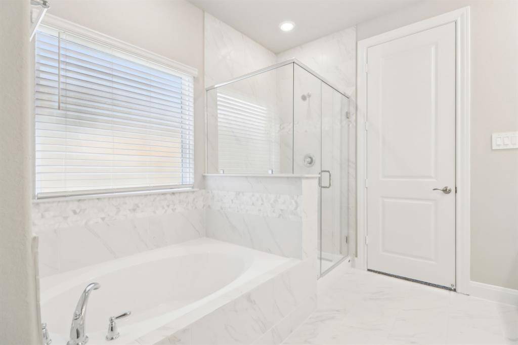Photo is not of the actual home but is an inspirational photo of builder’s model home and may depict options, furnishings, and/or decorator features that are not included.