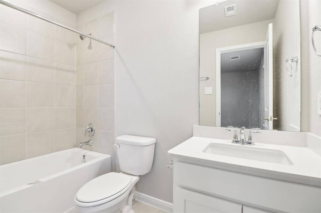 Photo is not of the actual home but is an inspirational photo of builder’s model home and may depict options, furnishings, and/or decorator features that are not included.