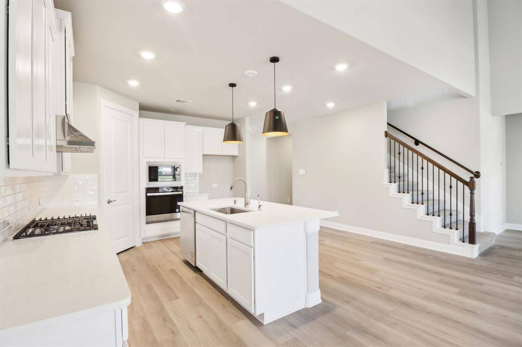 Photo is not of the actual home but is an inspirational photo of builder’s model home and may depict options, furnishings, and/or decorator features that are not included.
