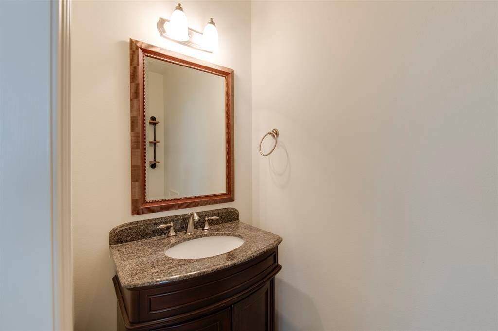 Powder room.