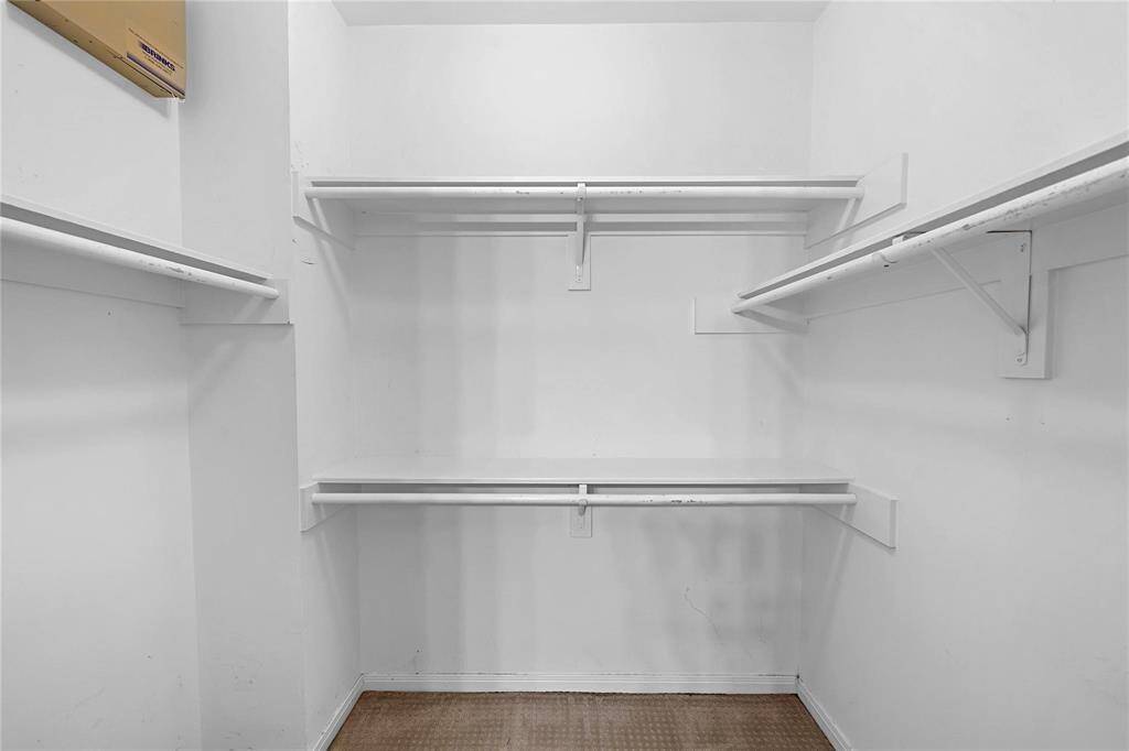 Walk-in closet