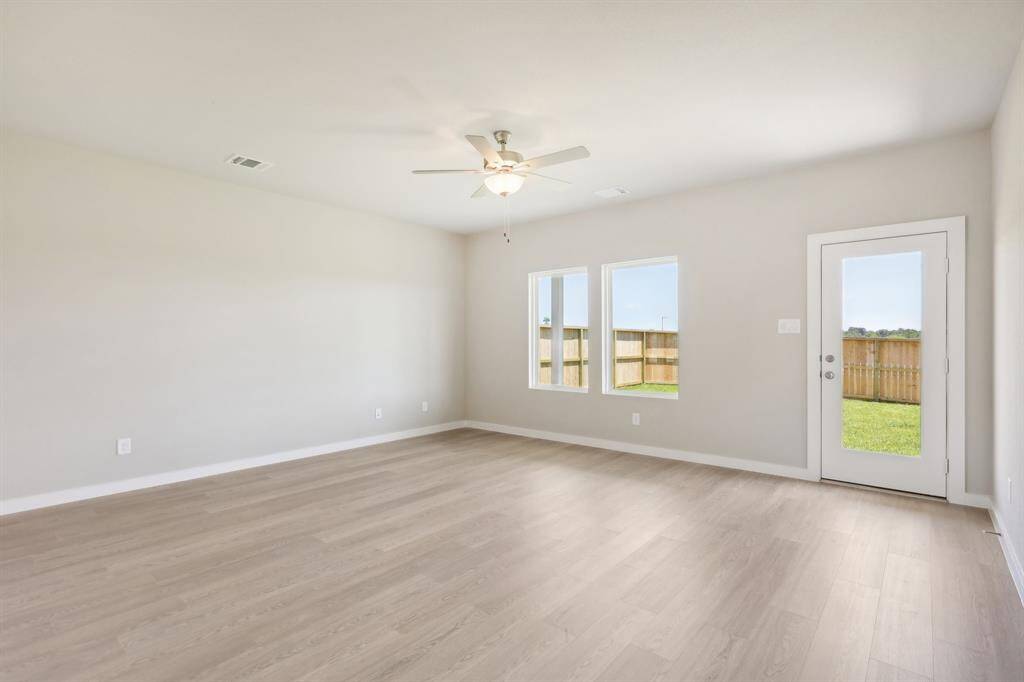 Photo is not of the actual home but is an inspirational photo of builder’s model home and may depict options, furnishings, and/or decorator features that are not included.