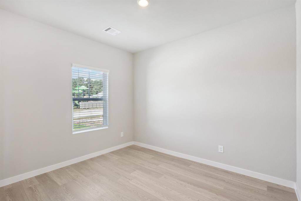 Photo is not of the actual home but is an inspirational photo of builder’s model home and may depict options, furnishings, and/or decorator features that are not included.
