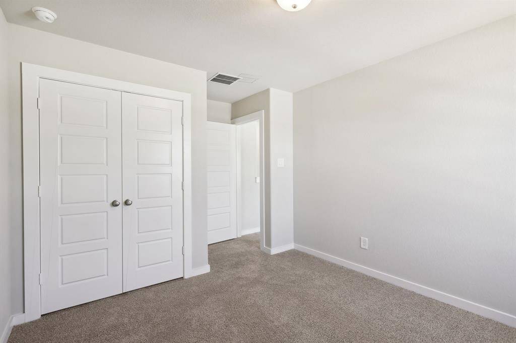 Photo is not of the actual home but is an inspirational photo of builder’s model home and may depict options, furnishings, and/or decorator features that are not included.