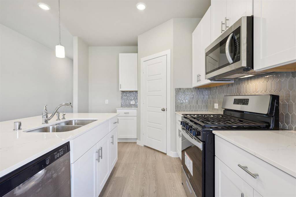 Photo is not of the actual home but is an inspirational photo of builder’s model home and may depict options, furnishings, and/or decorator features that are not included.