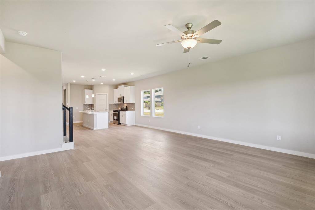 Photo is not of the actual home but is an inspirational photo of builder’s model home and may depict options, furnishings, and/or decorator features that are not included.