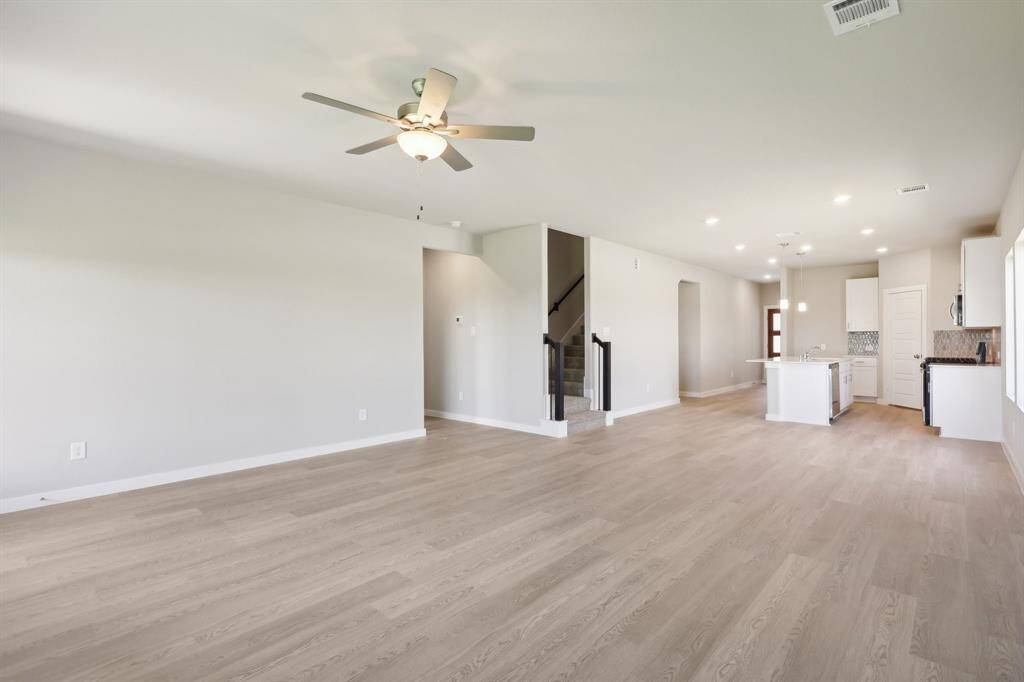 Photo is not of the actual home but is an inspirational photo of builder’s model home and may depict options, furnishings, and/or decorator features that are not included.