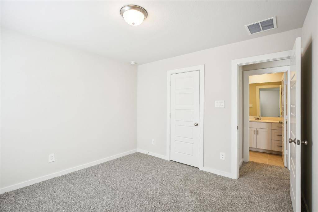 Photo is not of the actual home but is an inspirational photo of builder’s model home and may depict options, furnishings, and/or decorator features that are not included.