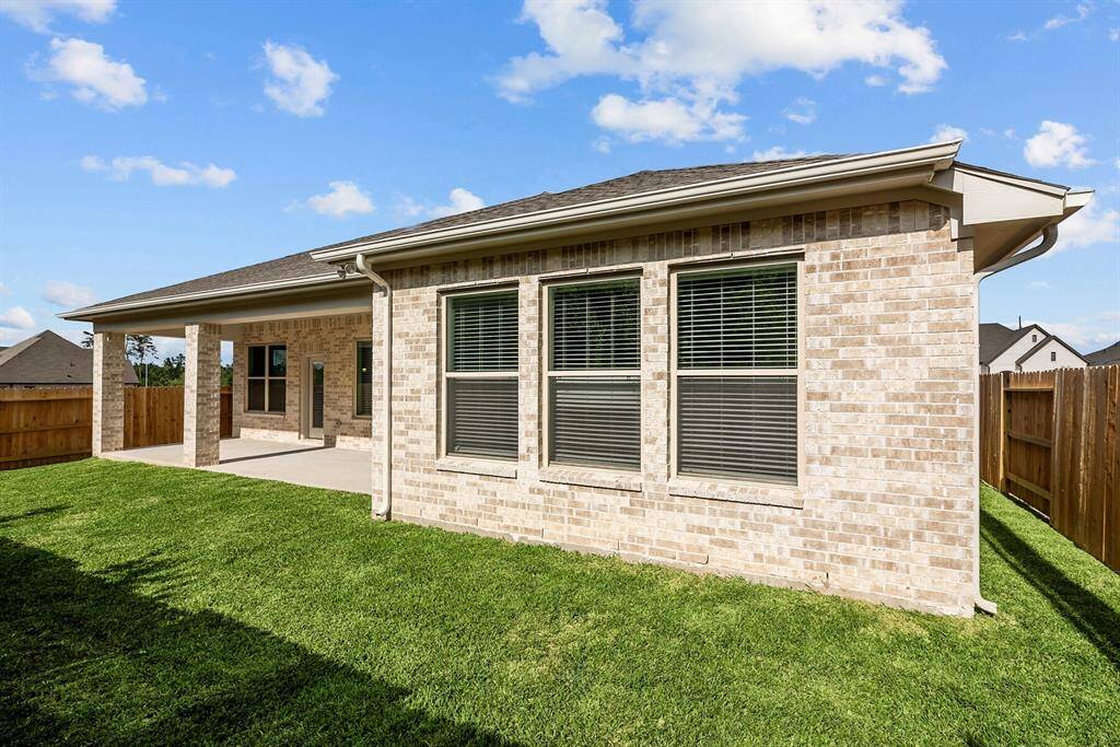Welcome to The Ortega by David Weekley Homes. Move-In-Ready Now!