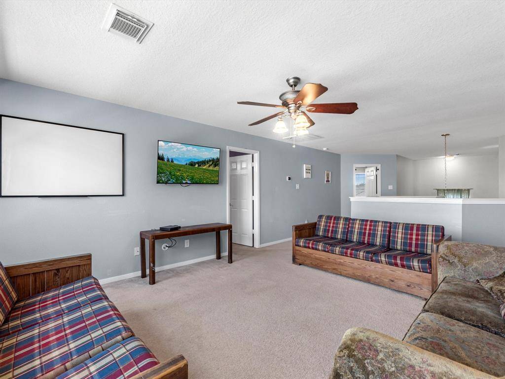 Put your big screen up here and enjoy all the games in this spacious gameroom!