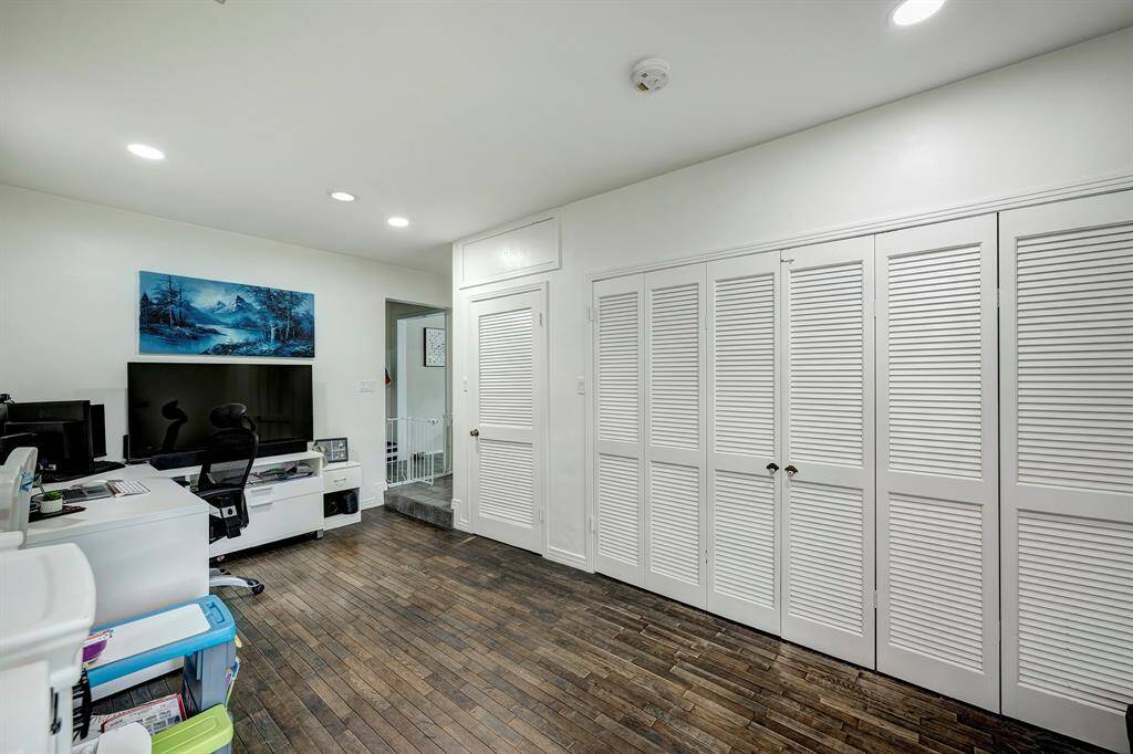 Another view of office/laundry doors.