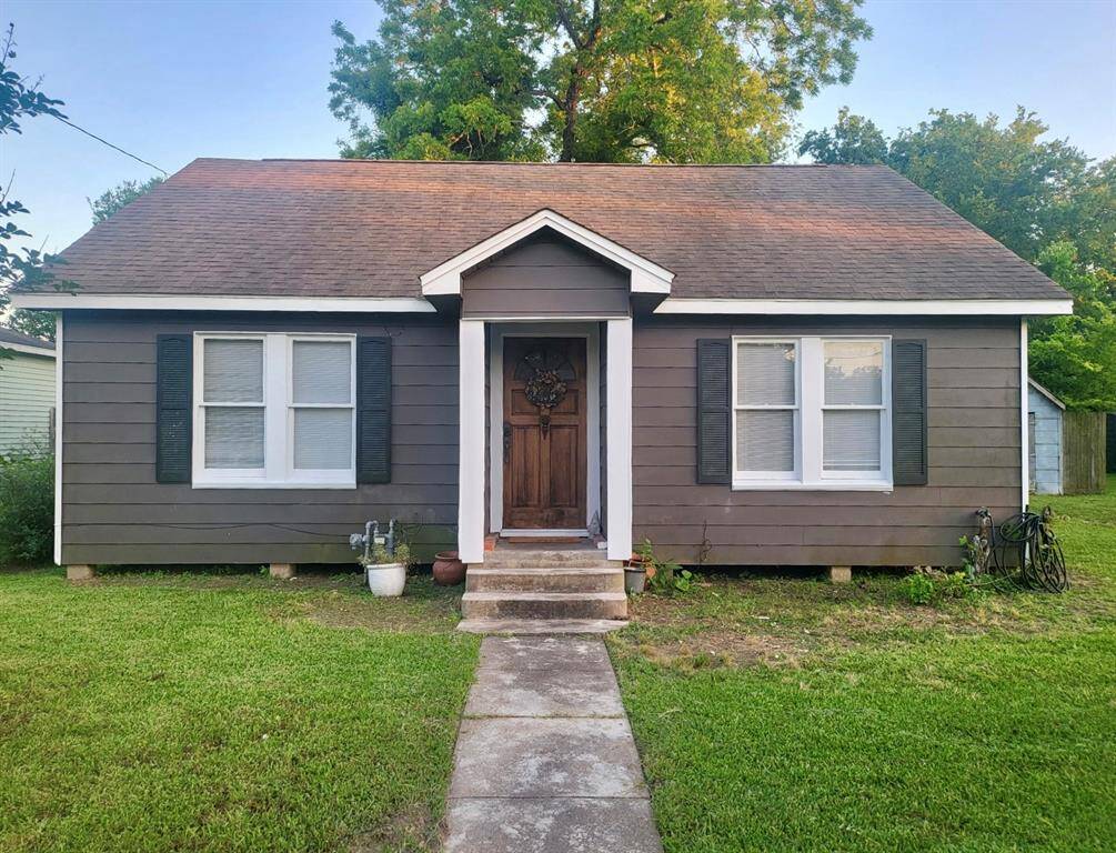 Charming renovated home at 1602 Elizabeth