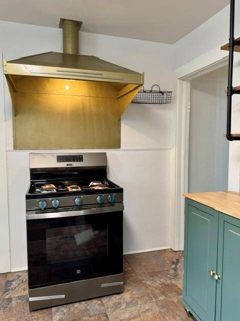 New gas stove oven.