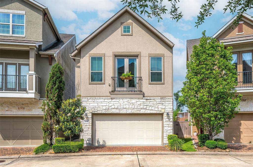 Welcome to 1705 Red Oak Point, your dream home awaits!