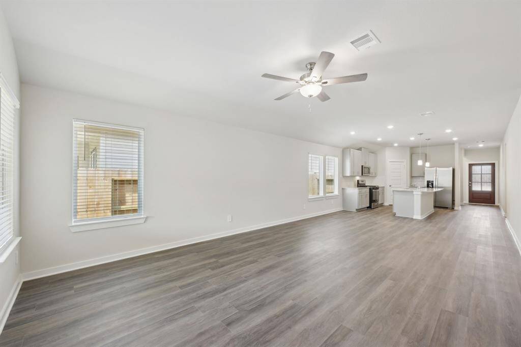 Photo is not of the actual home but is an inspirational photo of builder’s model home and may depict options, furnishings, and/or decorator features that are not included.