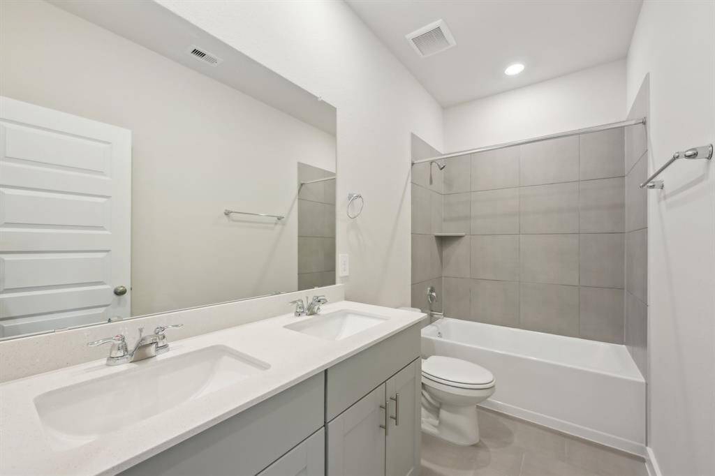 Photo is not of the actual home but is an inspirational photo of builder’s model home and may depict options, furnishings, and/or decorator features that are not included.