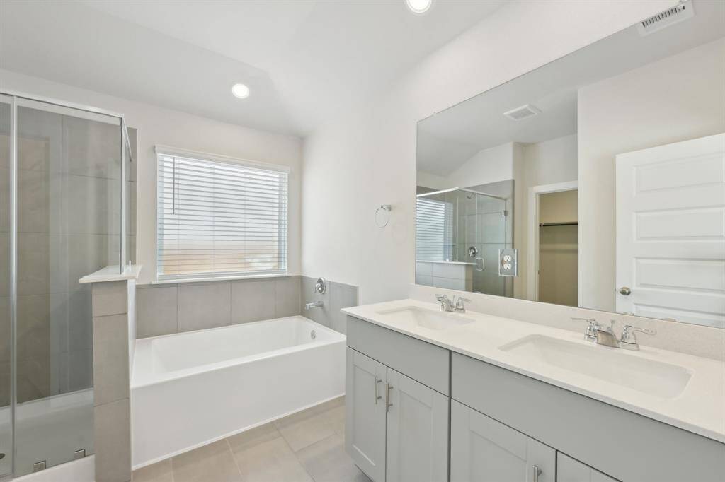 Photo is not of the actual home but is an inspirational photo of builder’s model home and may depict options, furnishings, and/or decorator features that are not included.