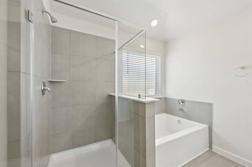 Photo is not of the actual home but is an inspirational photo of builder’s model home and may depict options, furnishings, and/or decorator features that are not included.