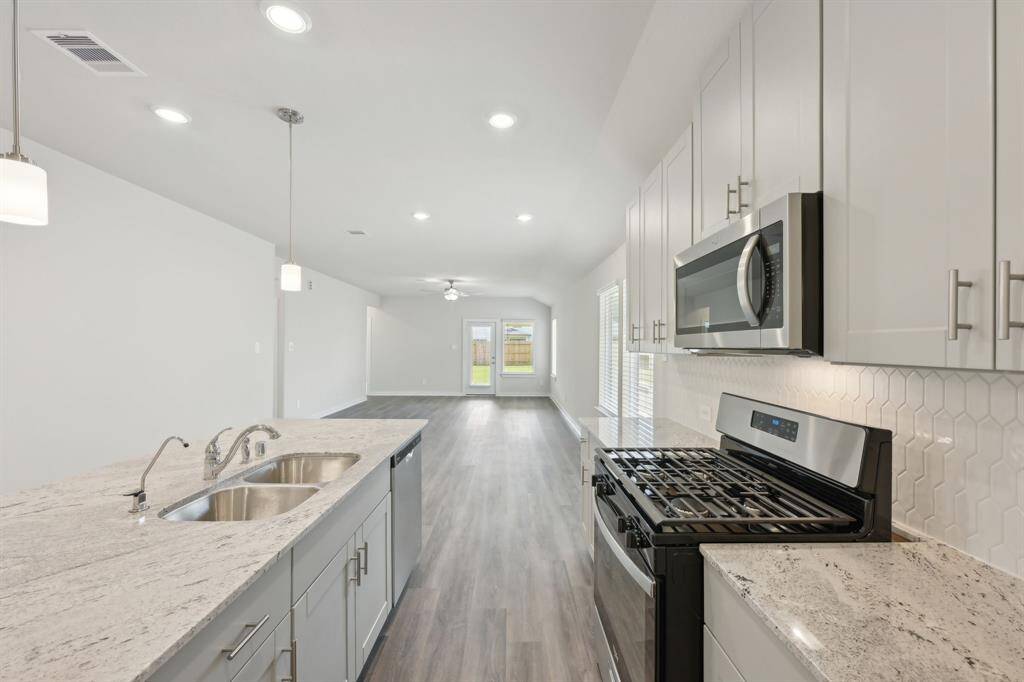 Photo is not of the actual home but is an inspirational photo of builder’s model home and may depict options, furnishings, and/or decorator features that are not included.