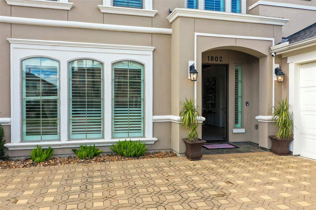 Coming home you can park on the driveway or in the 2-car garage