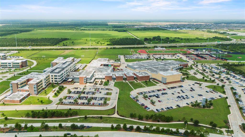 Aerial view of Bridgeland High School within the community.