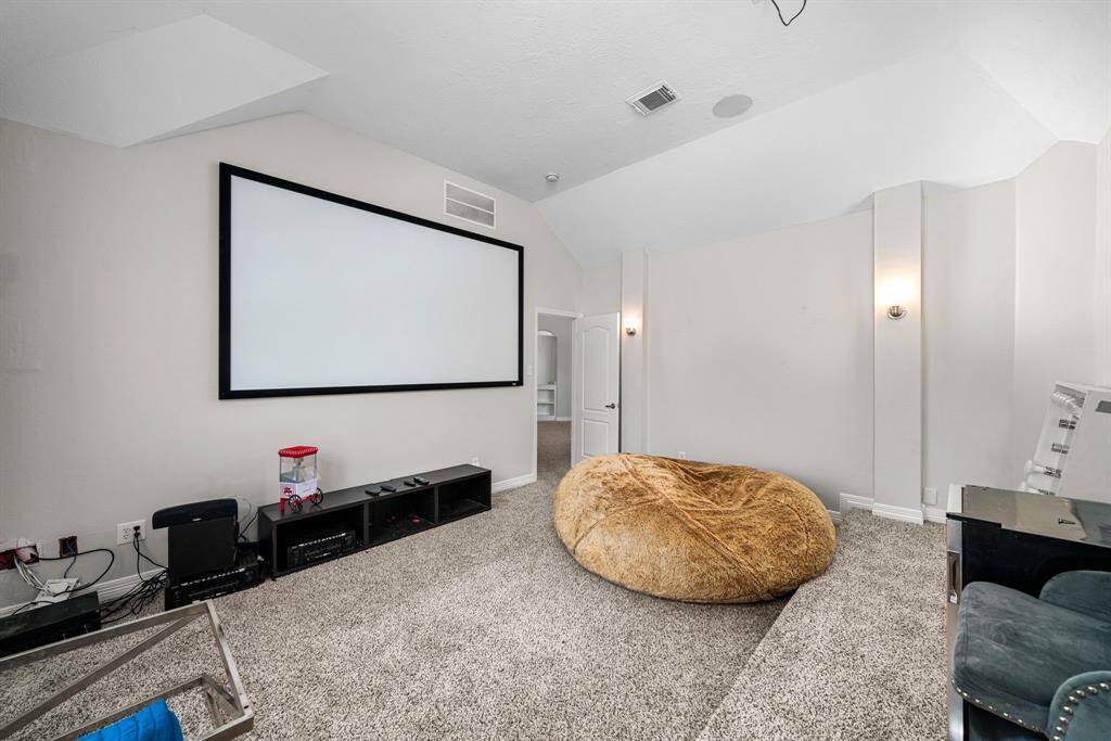 Luxury Media Room for an ultimate entertainment experience