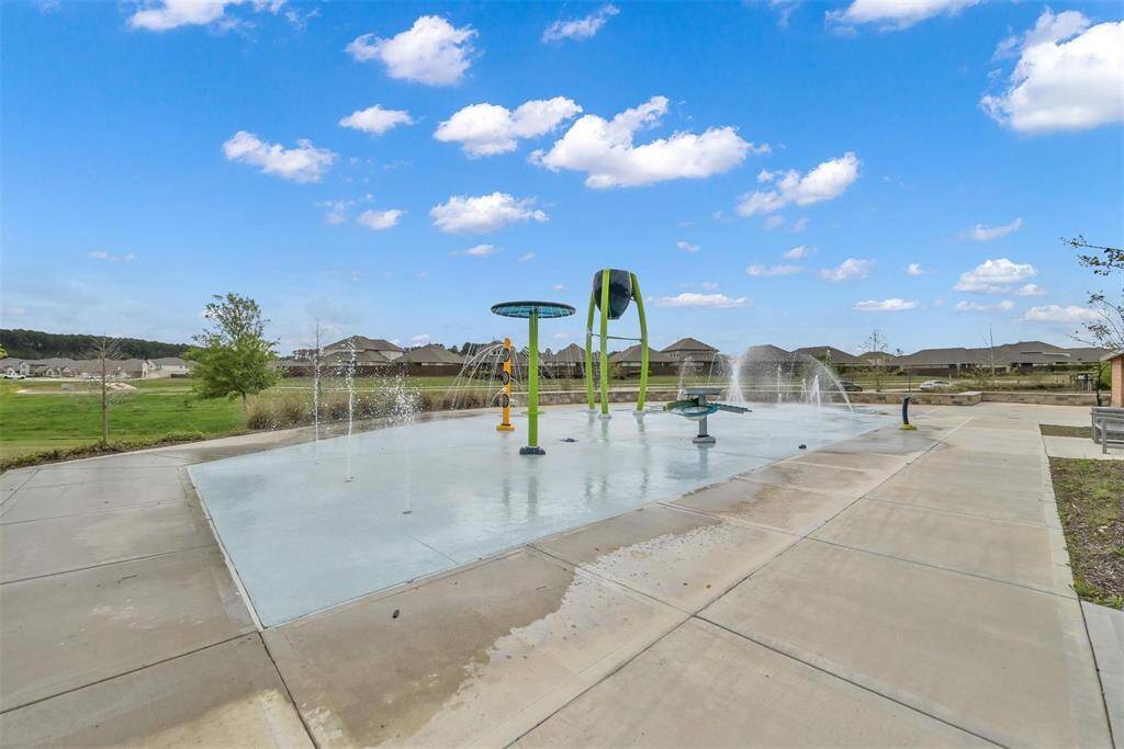 Amazing splash pad  for the kids!!
