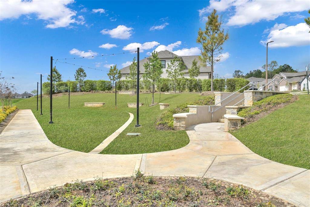 Lots of outdoor area to roam around!!