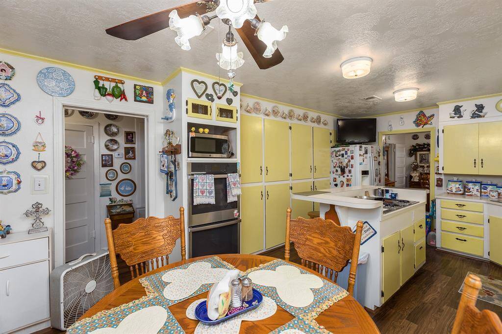 Eat in kitchen ready for your personal touch