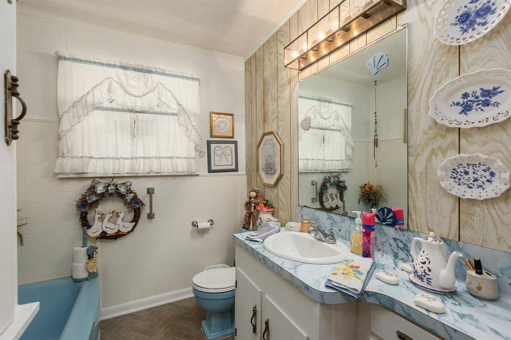 Guest bathroom