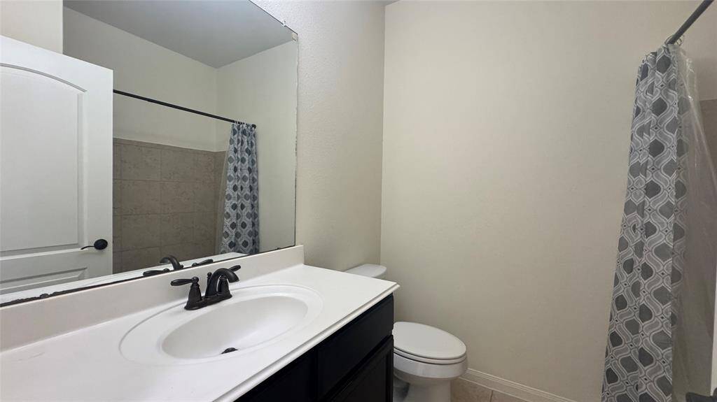 2nd Bathroom