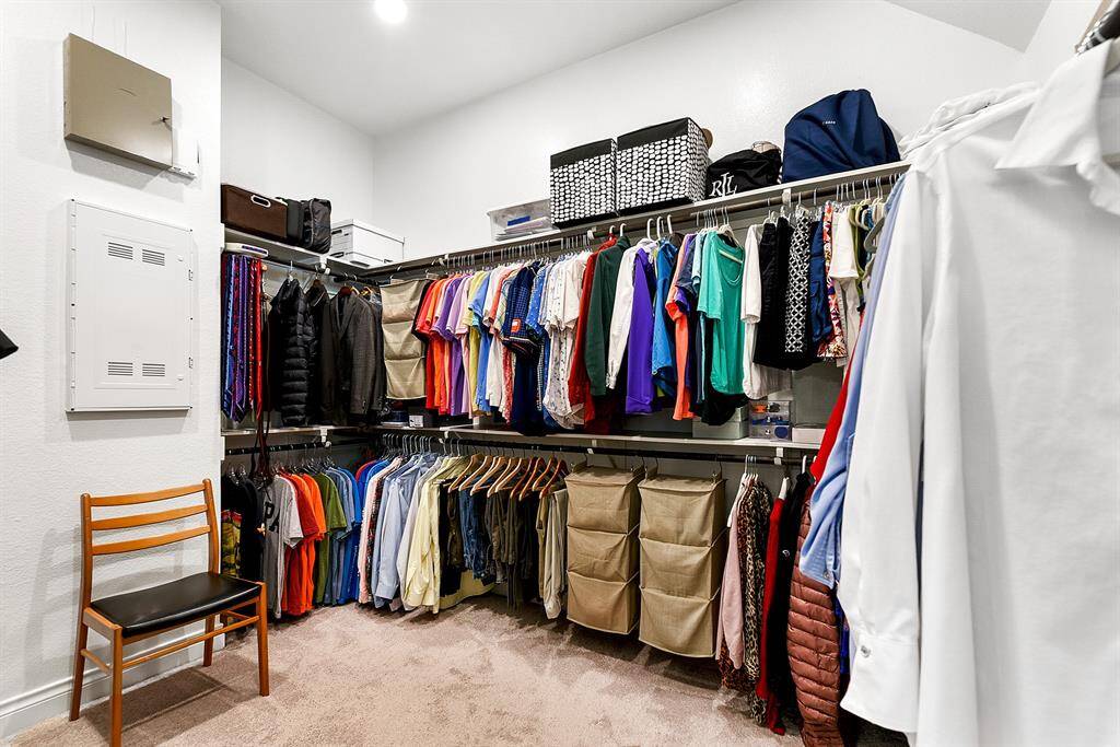 Plenty of space to meet all your wardrobe needs.