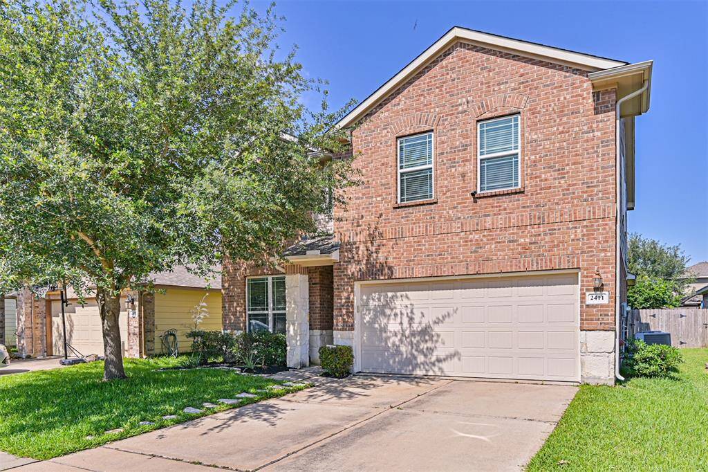 Welcome home to this beautiful property zoned to Katy ISD schools.