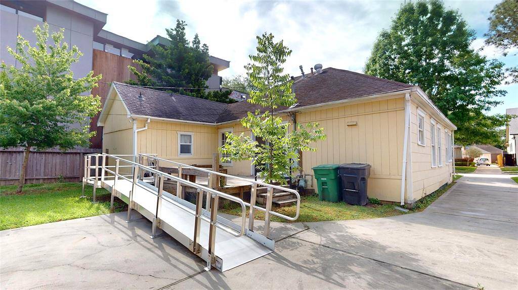 A view of the backyard ramp and the backyard deck.  Note that the ramp camp be easily shortened or removed if requested.