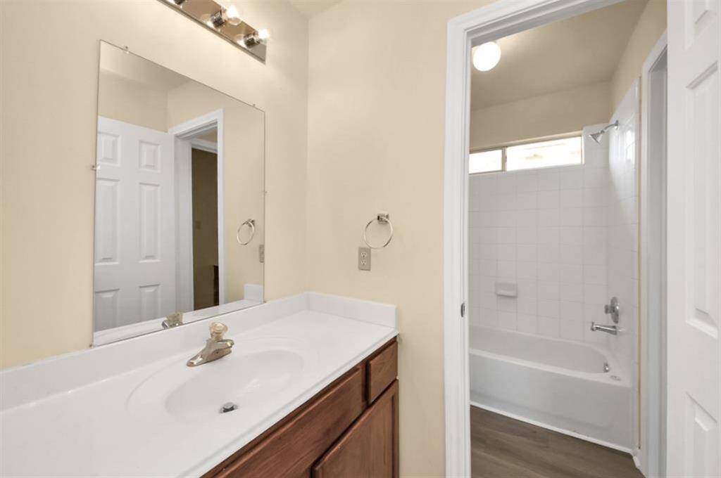 Hallway full bath on 2/F