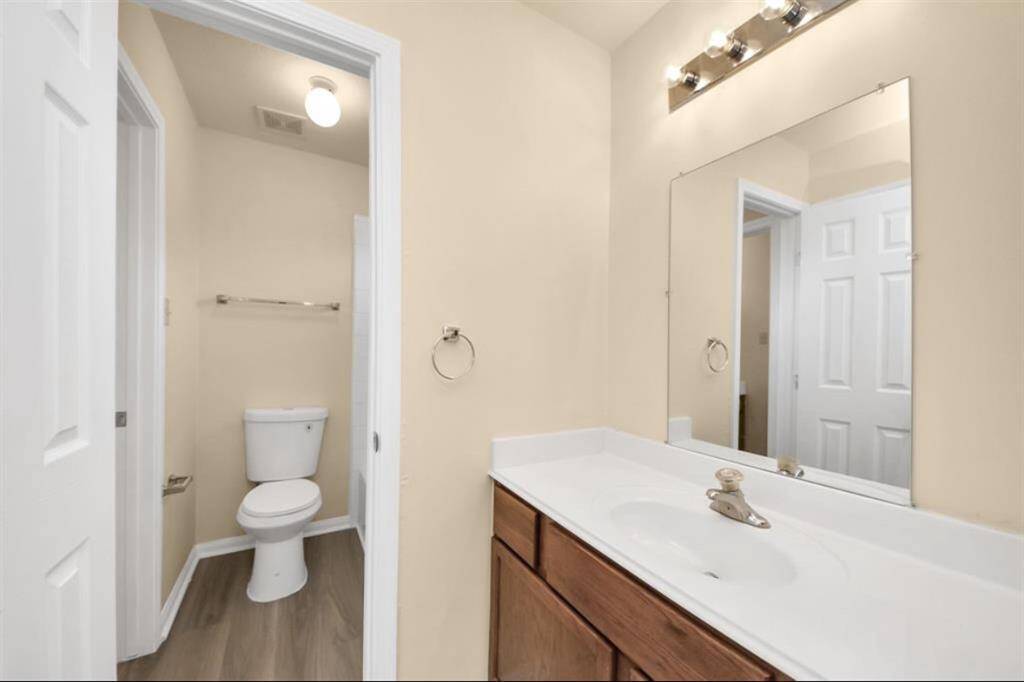 Hallway full bath on 2/F