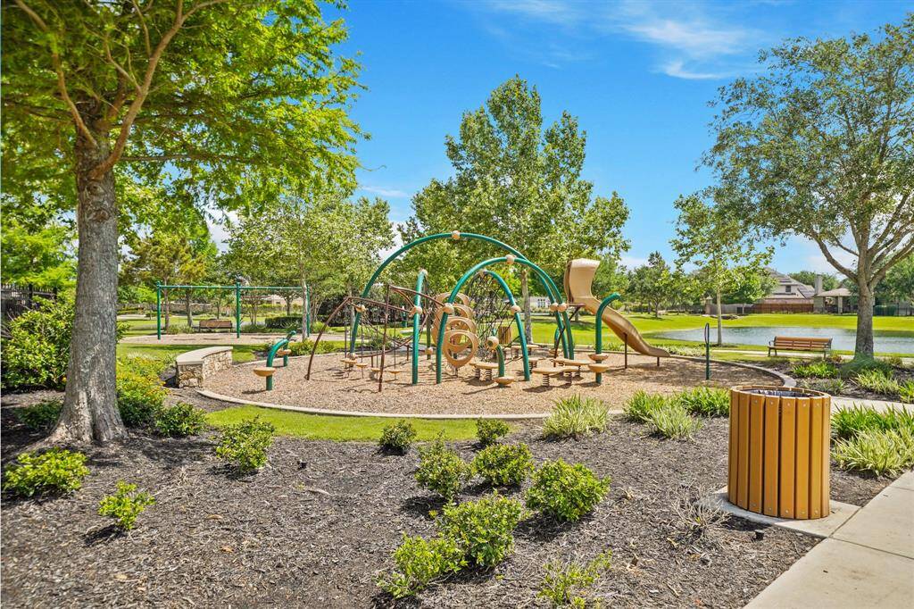 Live your best life in Sedona Lakes.