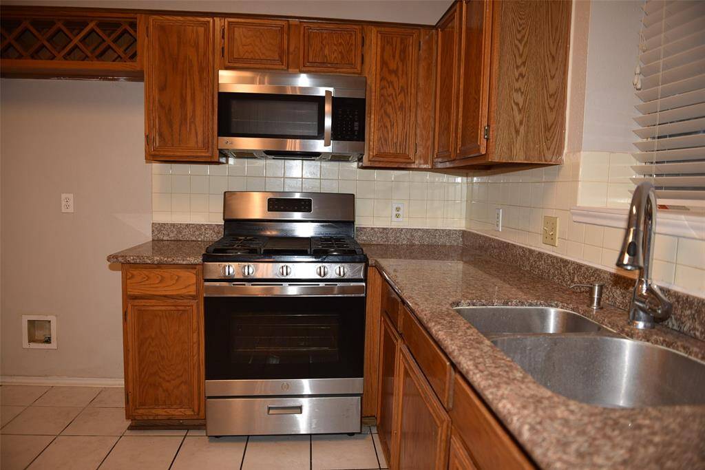 stainless gas range and microwave